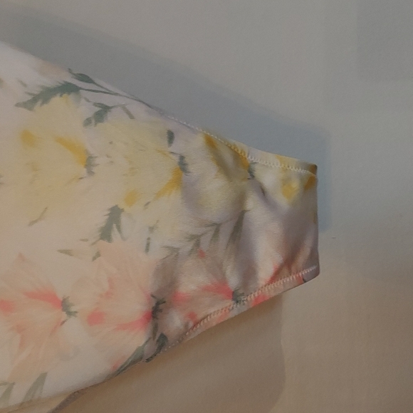 VICTORIAS SECRET ONE PIECE LARGE - Picture 3 of 8